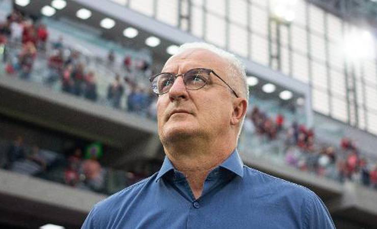 Dorival Júnior é o entrevistado do programa Os Canalhas nesta terça-feira