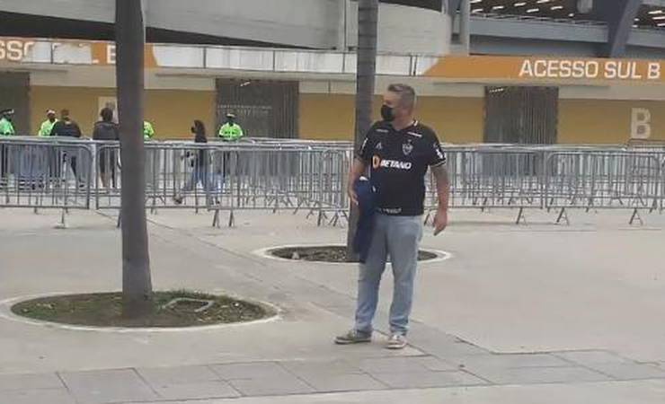 Torcida do Atlético-MG terá setor e não precisará ficar à paisana na do Fla