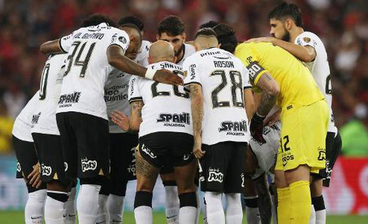 Fora da Libertadores, Corinthians decide a temporada nos próximos oito dias