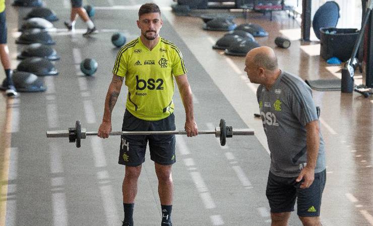 Arrascaeta se reapresenta ao Flamengo e trabalha sob comando de Jorge Jesus