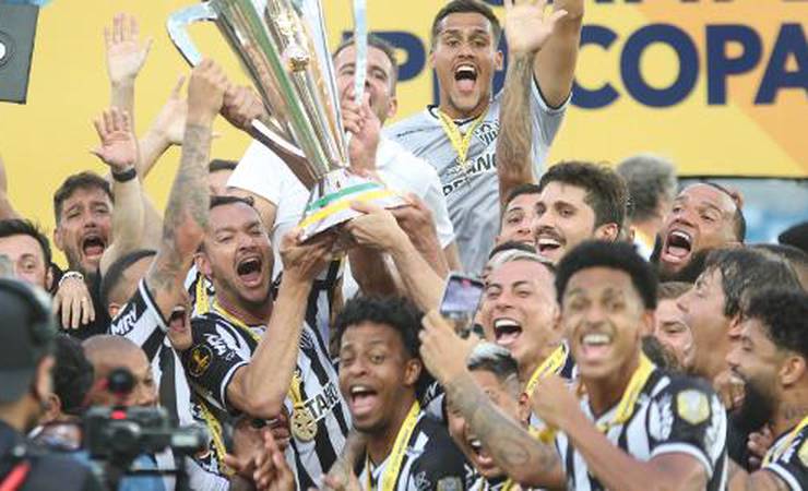 Posse de Bola #204: Galo campeão, Paulo Sousa pede 'fome' no Fla e SanSão