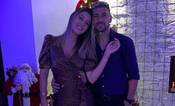 Arrascaeta e modelo uruguaia terminam casamento, diz jornal