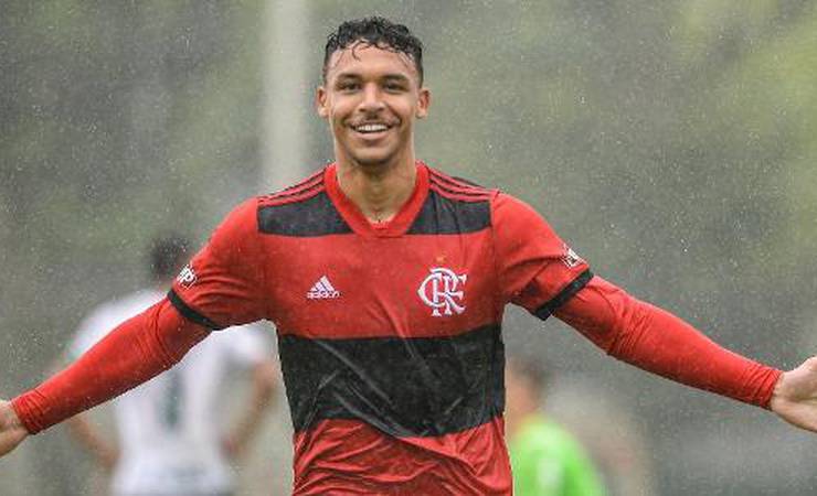 Flamengo atropela Palmeiras e goleia por 7 a 3 na Copa do Brasil sub-17