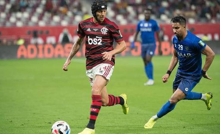 Flamengo projeta conversa com Rafinha e otimismo por retorno é grande