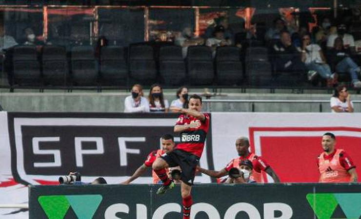 Michael afirma que sequer sonhava em ser artilheiro do Brasileirão pelo Fla