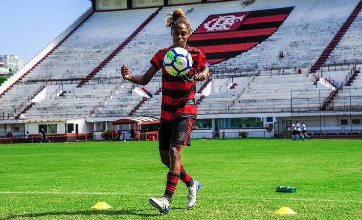 Por que o Flamengo abriu mão de jogar a Libertadores feminina em outubro?