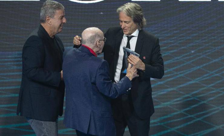 Jesus relembra prêmios em 2019: "Ano para sempre na minha memória"