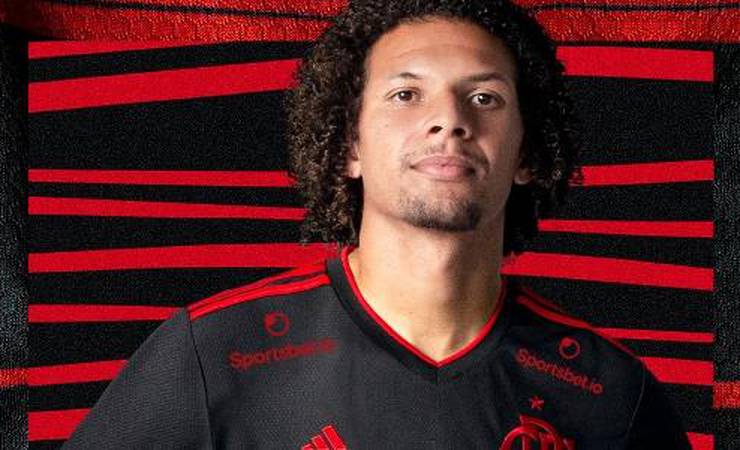 Flamengo lança 3ª camisa e parte da renda será revertida para ONG