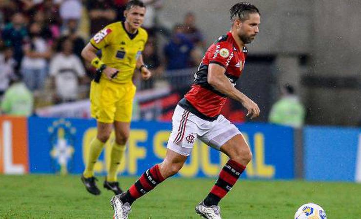 Diego diz que elenco apoia Paulo Sousa e faz alerta à torcida do Flamengo