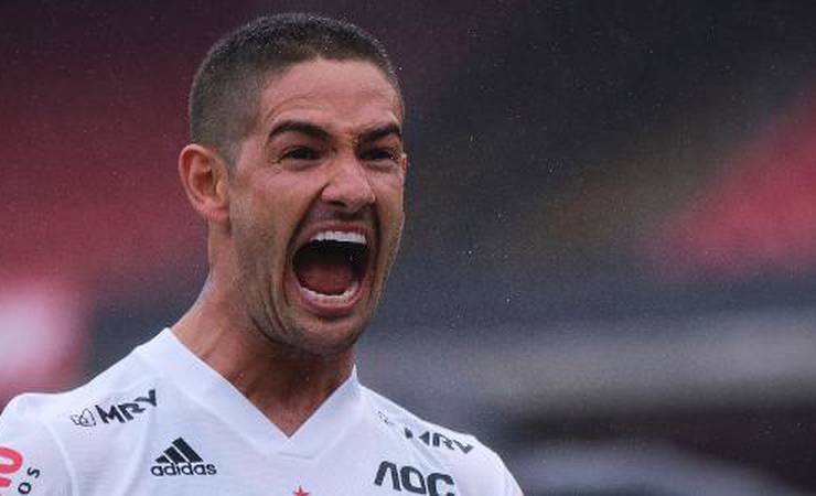 Posse de Bola #27: "Pato é querido no SPFC porque não gosta do Corinthians"