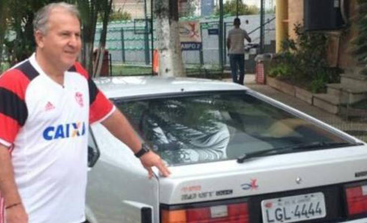 Carro que Zico ganhou pela atuação no Mundial de 81 motivou criação de lei