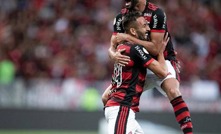 Paulo Sousa escala Isla pelo Flamengo; Rony vai a campo pelo Palmeiras