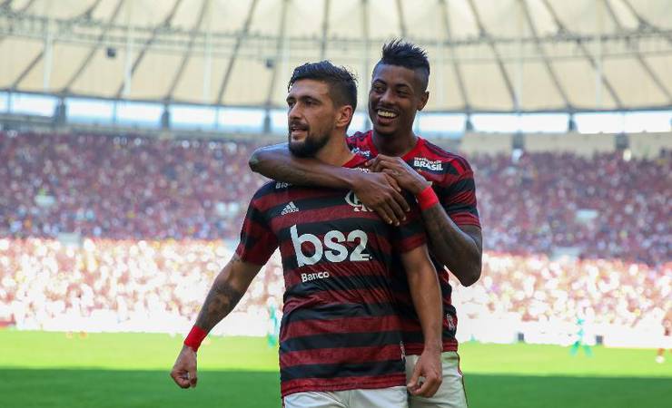 Santos consistente e Flamengo ofensivo reanimam Brasileirão após recesso