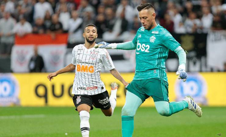 Fla e Corinthians 'invertem papéis' por vaga nas quartas da Copa do Brasil
