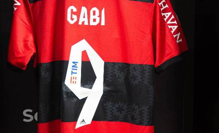 Flamengo aprova novo contrato milionário com a Adidas; veja detalhes