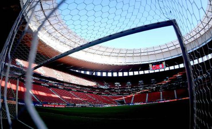 Flamengo escala Arão na zaga para o clássico, e Botafogo tem volta de Kanu