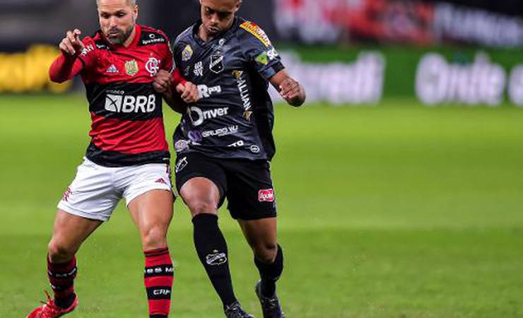 Jogadores do Flamengo festejam goleada e celebram medalha de Rebeca Andrade