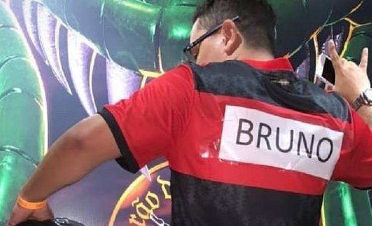 Homem é demitido após se fantasiar de goleiro Bruno e zombar de Eliza