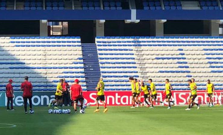 Fla treina com Vidal, e chileno indica participação na final