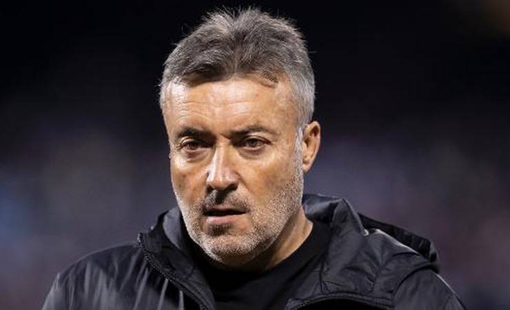 Fla ainda não bate martelo com Domènec, que tem nomes para comissão técnica