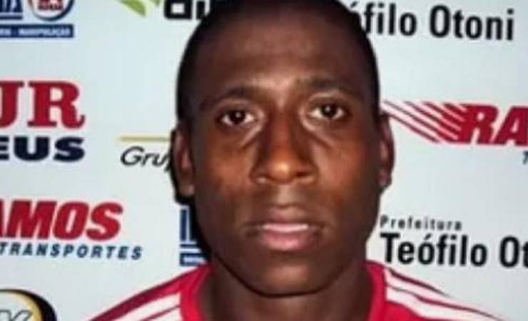 Ex-atacante Diogo, que passou por Flamengo e Santos, morre aos 38 anos