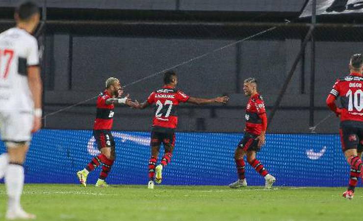 Torcida se empolga com trio do Fla; sobrou até para Messi, Neymar e Mbappé