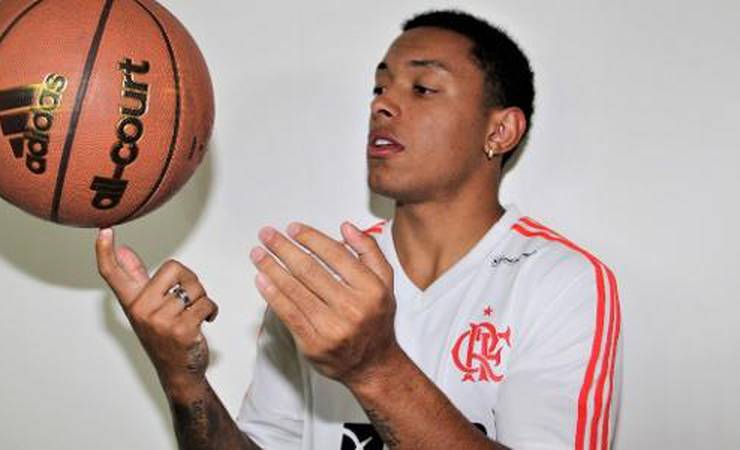 Flamengo contrata Yago e mantém elenco por Libertadores do basquete