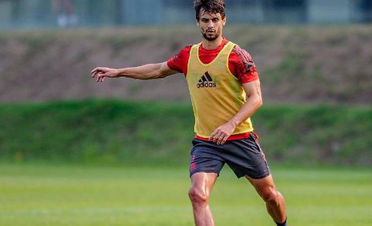 Quarteto evolui no Flamengo, e Sousa deve ganhar opções para jogo no Chile