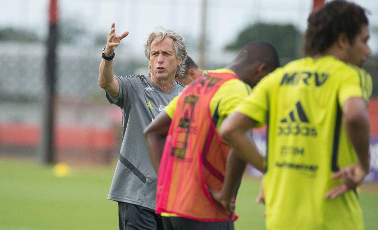 Flamengo enfrenta o Avaí com desfalques no time; veja provável escalação