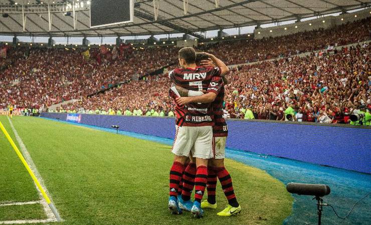 Imbatível no Maracanã, Flamengo tenta igualar feito do Inter campeão em 76