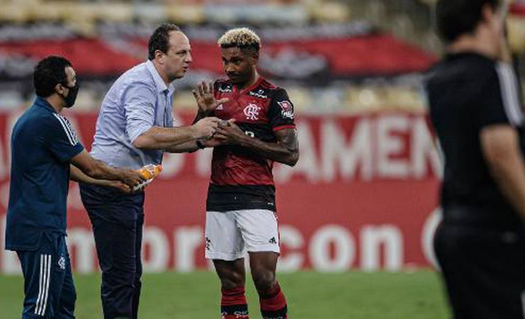 Ceni ensaia Flamengo à la Jesus e evita pressão por derrota em estreia