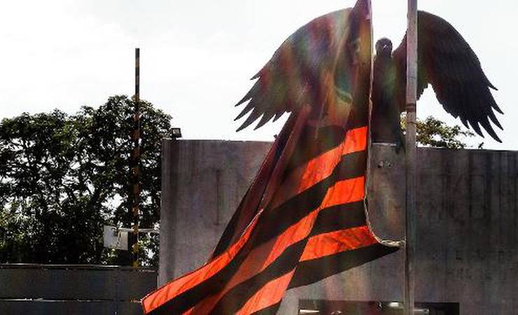 Família de vítima do incêndio no Ninho aciona o Flamengo na Justiça