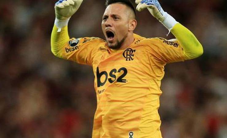 Volta de Diego Alves e Pedro titular são novidades na escalação do Fla