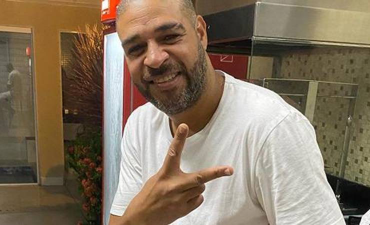 Adriano admite saudade do futebol e aposta em 3 a 1 do Fla sobre o Flu