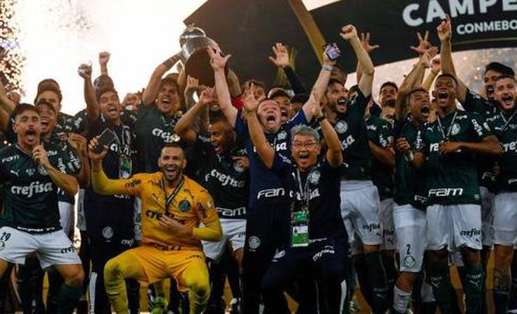 Flamengo lidera receita de vendas, Palmeiras fica no topo em TV e prêmios