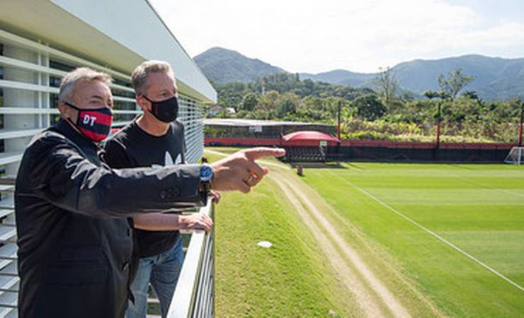Flamengo apresenta Domènec Torrent: 'Feliz em fazer parte dessa Nação'