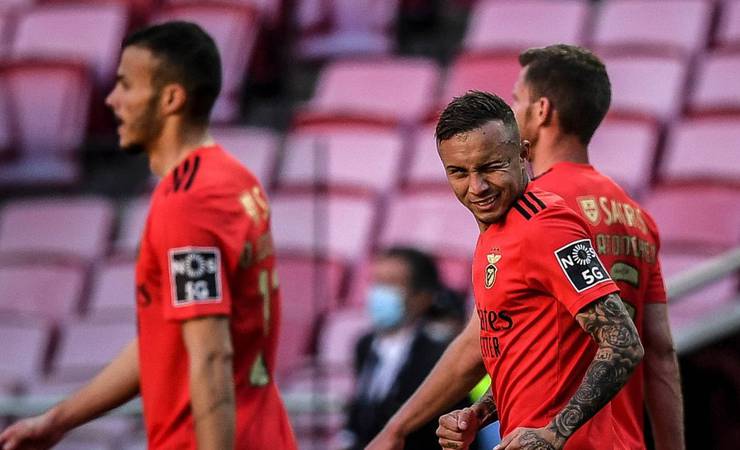 Flamengo desiste de Éverton Cebolinha, que não deseja voltar ao Brasil agora