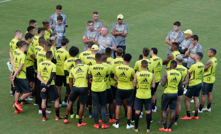 Sem Vitinho, mas com Berrío: Flamengo inicia preparação para pegar o São Paulo