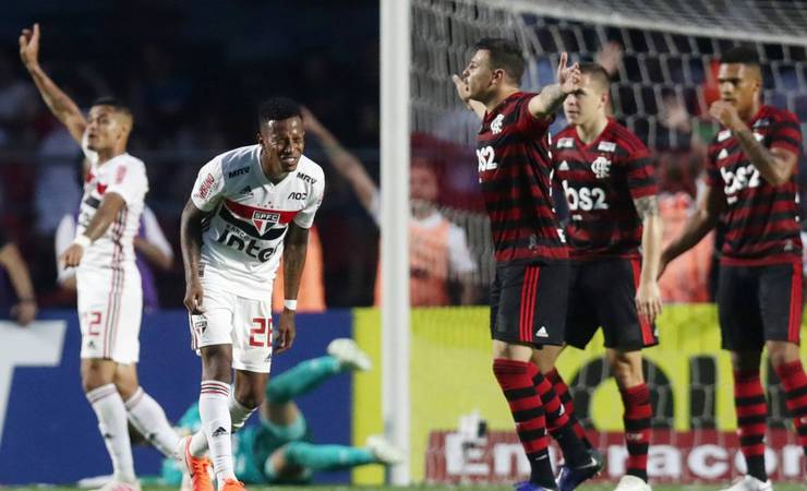 Com time reserva, Flamengo sofre empate do São Paulo no fim e fica no 1 a 1 no Brasileiro