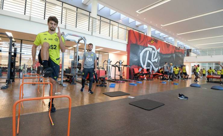 Rodrigo Caio faz Flamengo esquecer Réver, mas tem desafio de ser líder