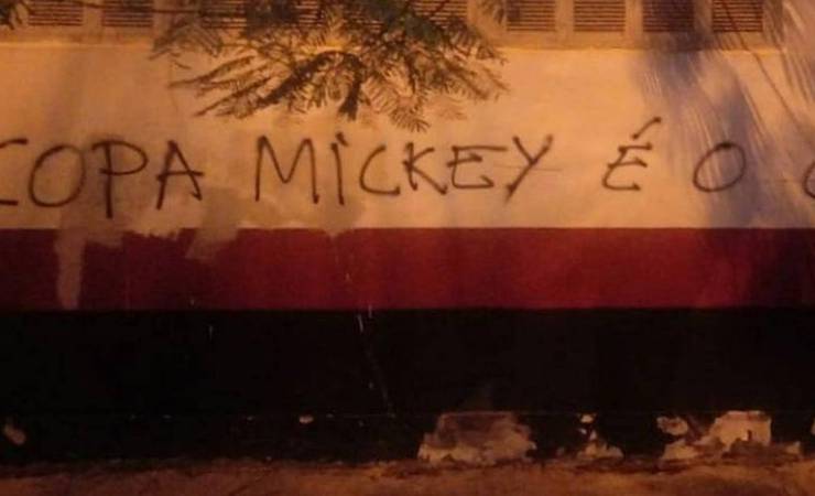 Copa Mickey, pichada em muros do Flamengo, é o assunto mais comentado do Twitter