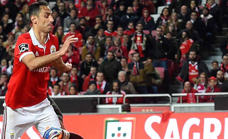 Alvo do Flamengo, Jonas chega a acordo para se aposentar no Benfica, diz jornal
