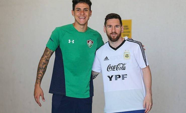 Fluminense bate o pé por multa e Flamengo desiste de Pedro
