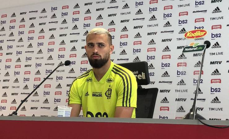 Flamengo encaminha venda de Léo Duarte para o Milan