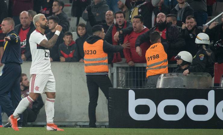 Cheio de mudanças, Flamengo empata com o Athletico na estreia de Jorge Jesus