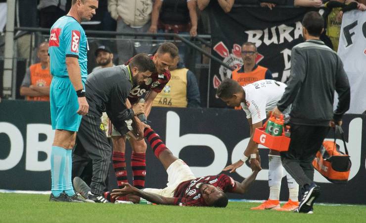 Flamengo liga alerta com excesso de lesões e Gérson surge como solução