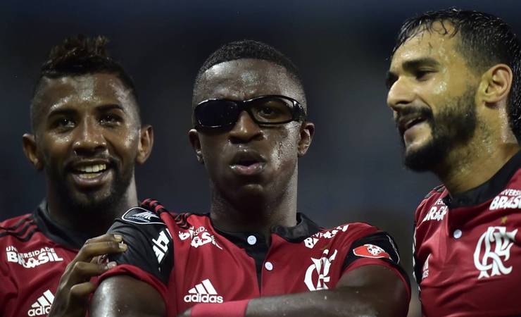 De Ronaldinho a Vinicius Jr: Fla e Emelec travam duelo de boas histórias na Libertadores