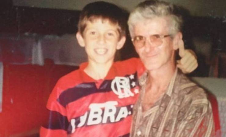 Reforço do Flamengo, Filipe Luís tem paixão por astrofísica, cubo mágico e cinema
