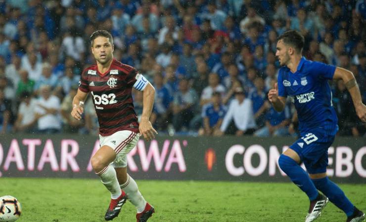Diego passa por cirurgia e previsão de retorno é 'de quatro a cinco meses'