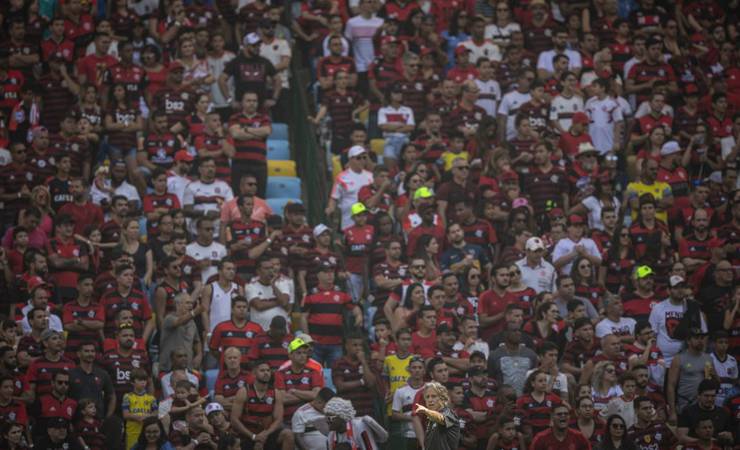 Torcida do Flamengo esgota os ingressos para duelo contra o Emelec na Libertadores